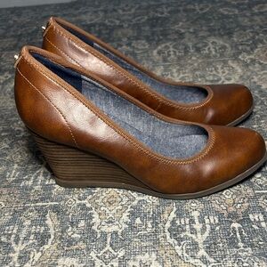 Dr. Scholl's Tan Wedge Shoes